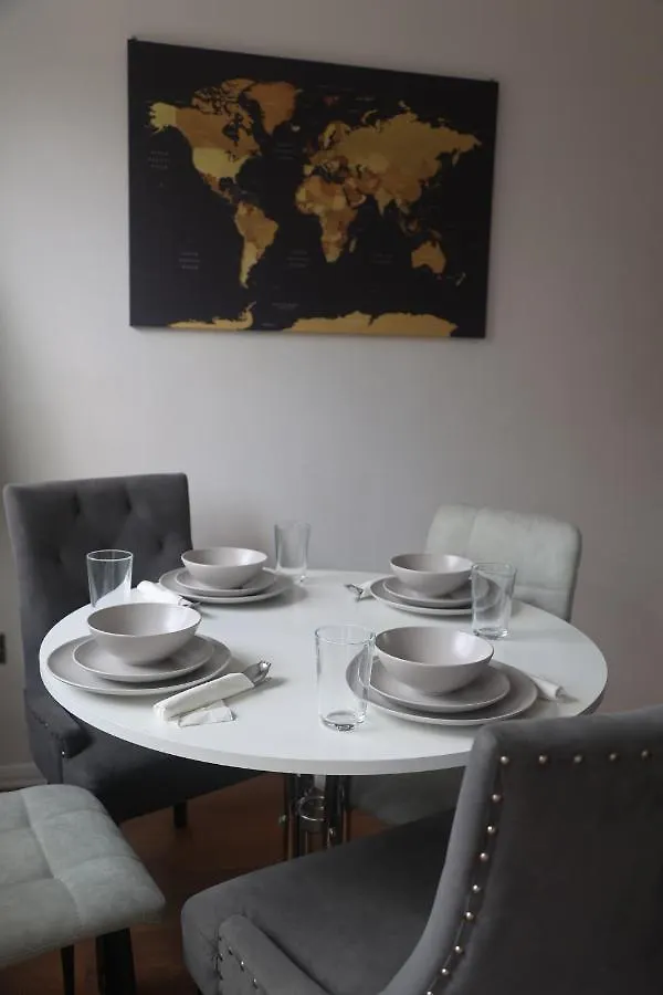 Luxe Cosy&Spacious 2 Bed House - Super Fast Wi-Fi & Private Parking Near Glo Airport & Cheltenham Racecourse Churchdown 0*,